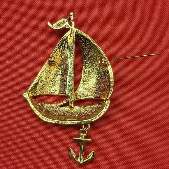 VTG Avon Sailboat Ship Boat Nautical Brooch Pin Enamel Red Blue Gold Tone - Picture 5 of 13